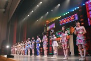 虹のコンキスタドール「全国美味いもの征服ツアー2022」初日公演の様子。