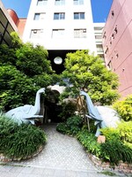 live music club PADOMAのある象ビルヂングの外観。