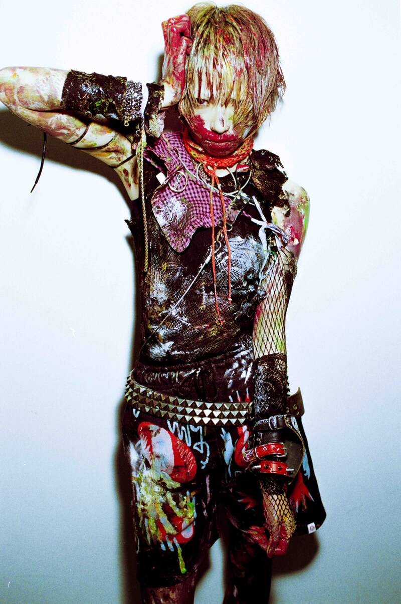 魅音の新たなアーティスト写真。