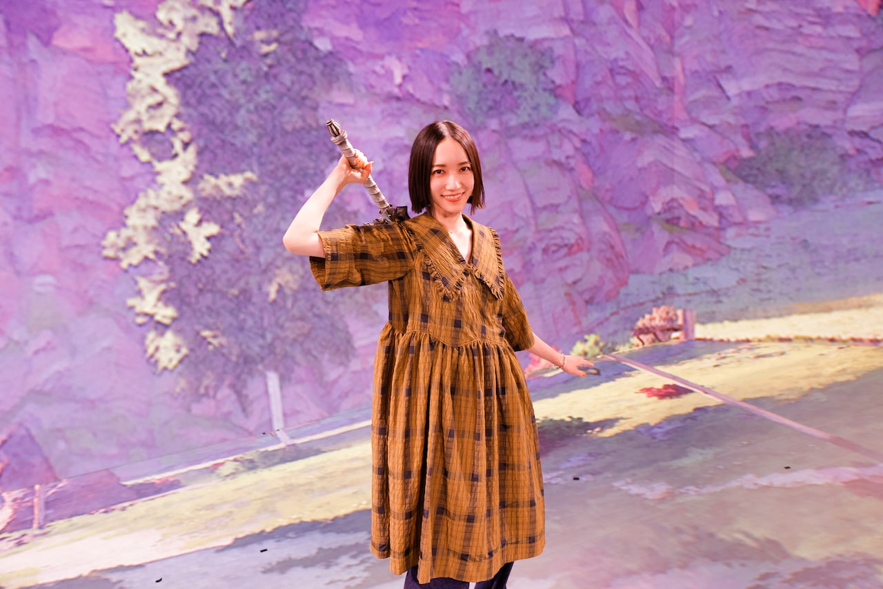 刻罪の剱を背負って立つのっちさん。