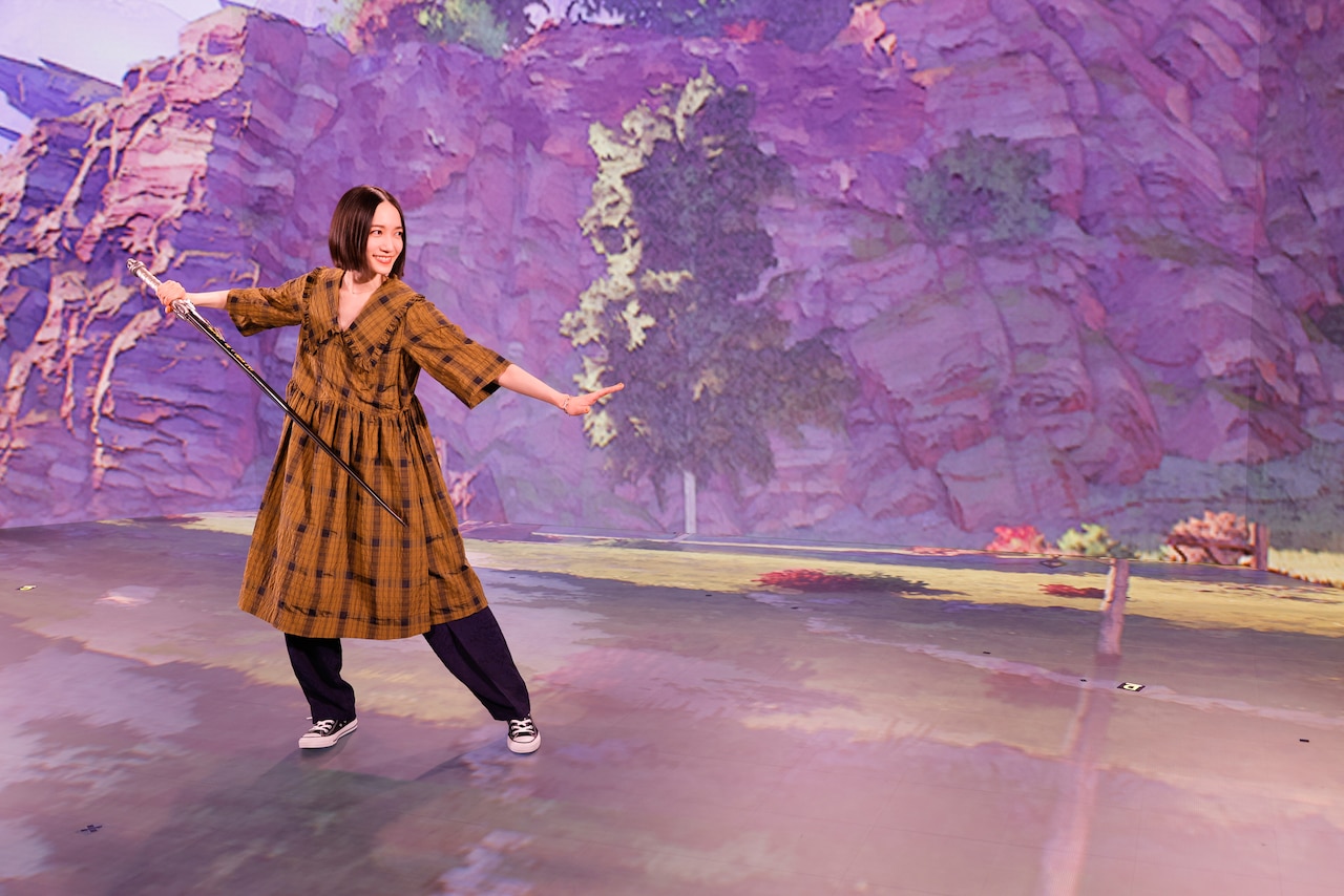 痛みと記憶を失くした鉄仮面の青年・のっちさん。