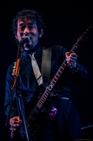 祖堅正慶（G, Vo）