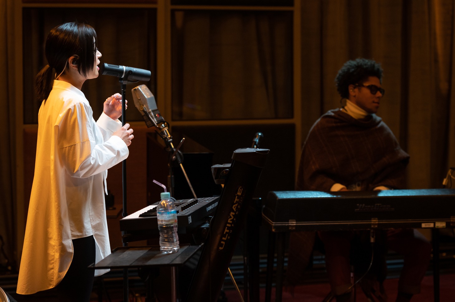 宇多田ヒカル「Hikaru Utada Live Sessions from Air Studios」の様子。