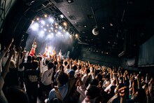 Malcolm Mask McLaren「reborn」の様子。