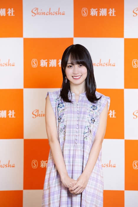 賀喜遥香(乃木坂46)(c)新潮社