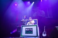 眉村ちあきが“MAYU Eats”から登場。イリュージョンは見事成功した。