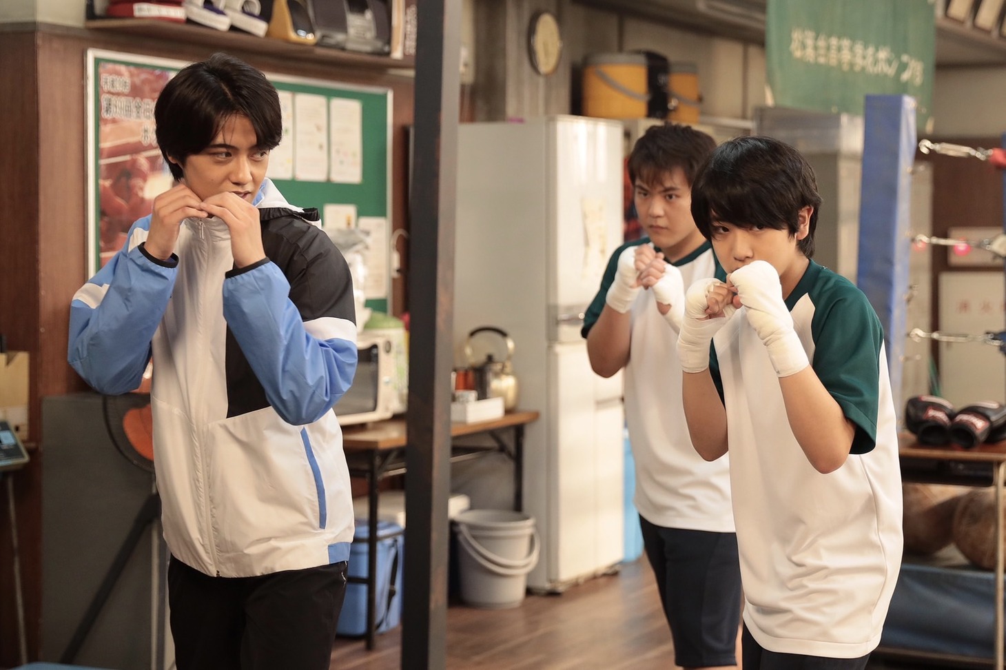 「未来への10カウント」最終回に出演する少年忍者の小田将聖（右）。(c)テレビ朝日