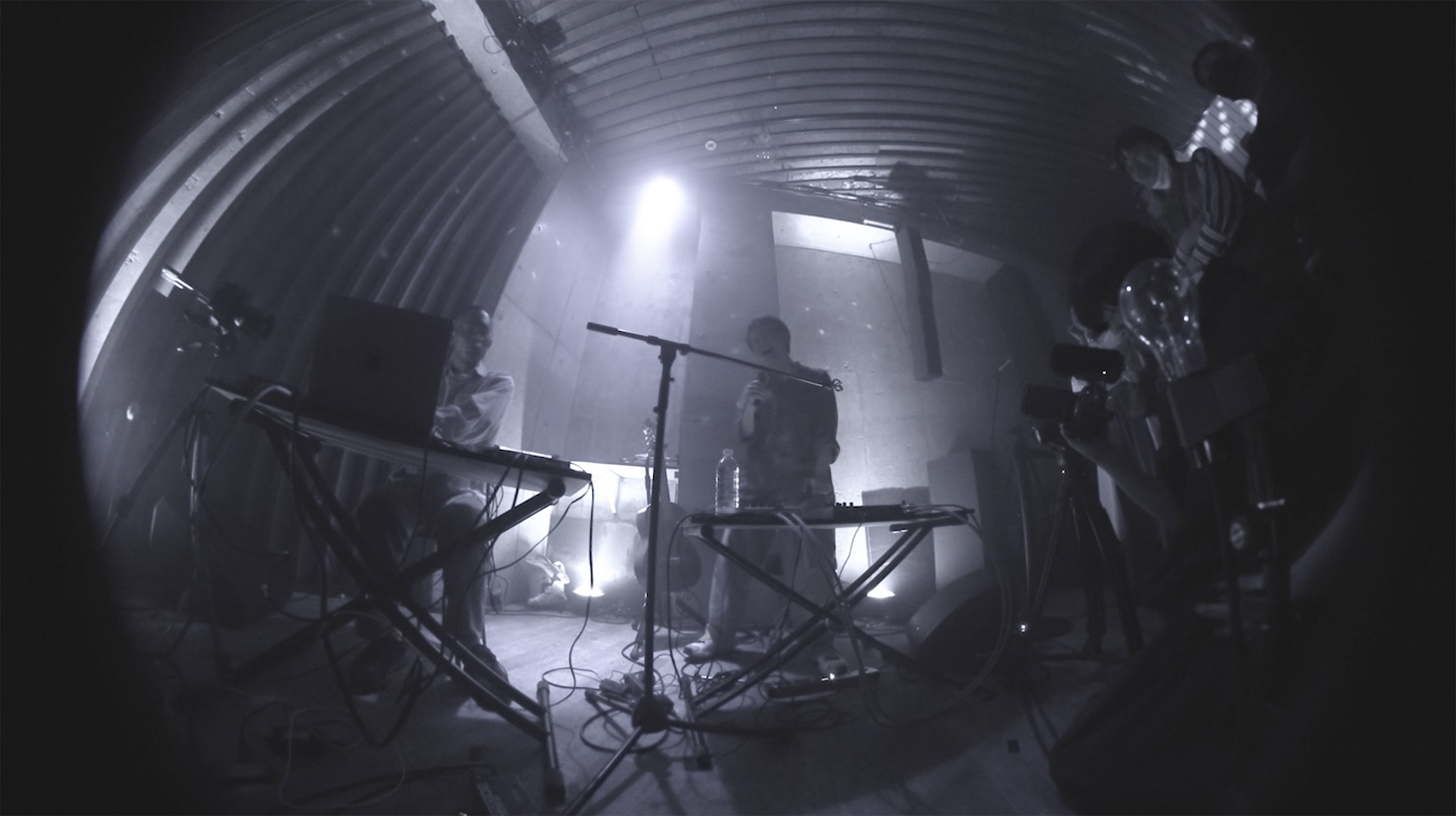 butasaku「silver lining」ライブ映像のサムネイル。