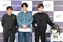 左から西谷弘監督、ディーン・フジオカ、岩田剛典、ナイト。