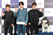 左から西谷弘監督、ディーン・フジオカ、岩田剛典、ナイト。