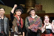 舞台「Little Fandango」初日会見の様子。