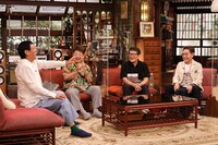 左から明石家さんま、ザ・ドリフターズの高木ブー、仲本工事、加藤茶。(c)カンテレ