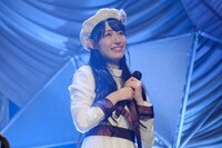 「SUPER☆GiRLS 12th Anniversary Live～叶えたいSuccess Story～」より長尾しおり。（写真提供：avex）