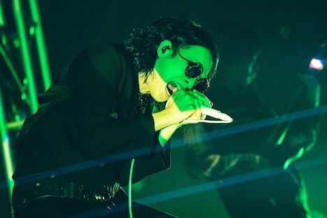 逹瑯（Vo）（撮影：冨田味我）