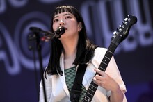 「SHISHAMO NO YAON!!! 2022 EAST」より宮崎朝子（Vo, G）。