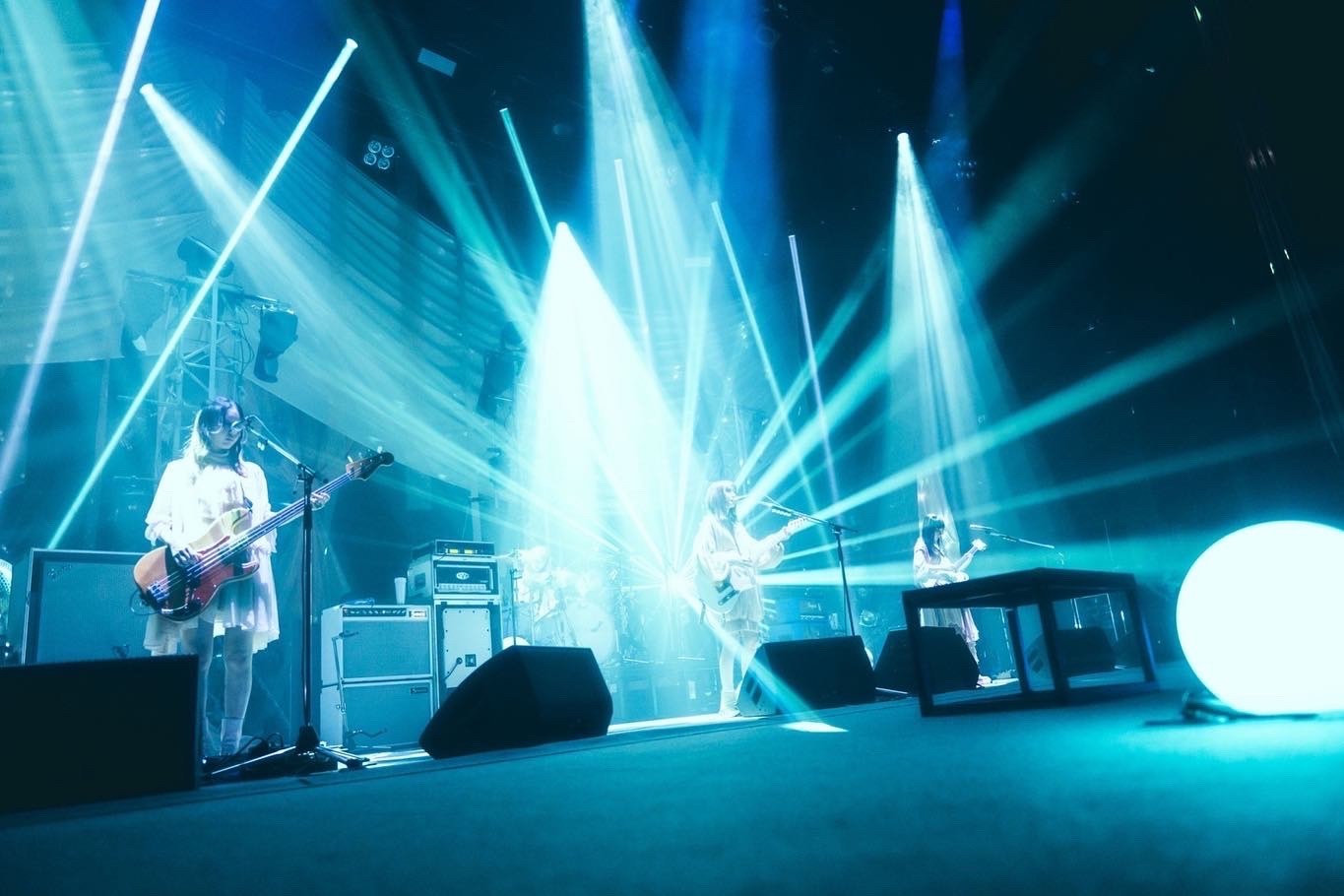 SCANDAL「SCANDAL WORLD TOUR 2022 "MIRROR"」中野サンプラザホール公演の様子。（撮影：ヤオタケシ）