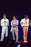 左から與那城奨、川西拓実、川尻蓮。 (c)LAPONE ENTERTAINMENT　