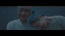 安田レイ「each day each night」ミュージックビデオより。