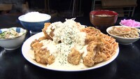 日本テレビ系「ヒューマングルメンタリー オモウマい店 」に倒叙するチキン南蛮定食。 (c)中京テレビ