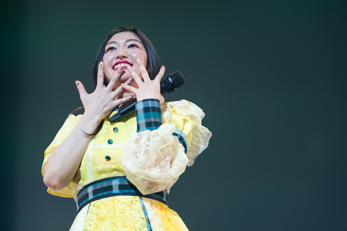 小林歌穂