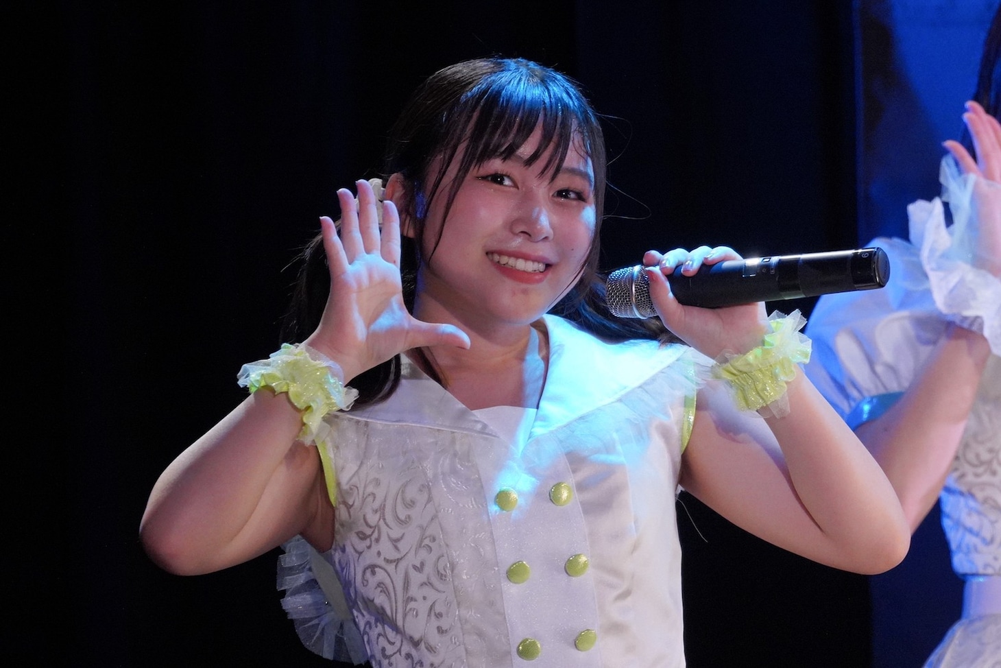 島崎友莉亜