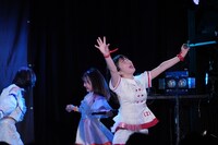 「アップアップガールズ（２） U（２）Zone LINE」の様子。