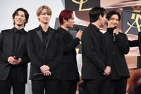 「イヴ・サンローラン・ボーテ presents JO1 ALL HOURS スペシャルライブ」トークパートの様子。