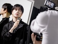 「オールアワーズ リキッド」Web CM撮影の様子。