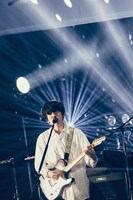 片岡健太（Vo, G）（撮影：後藤壮太郎）