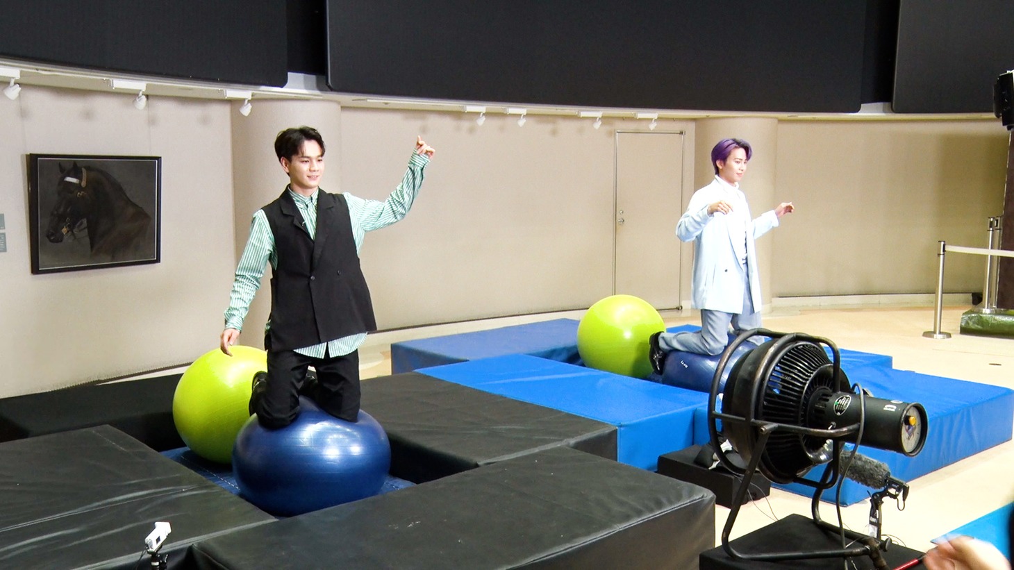 「BEHIND THE BEGINNERS FANFARE」より。