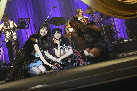 「結成6周年記念全国ツアー ~Taskあいにいきます。~」東京・中野サンプラザホール公演の様子。(撮影:林晋介)