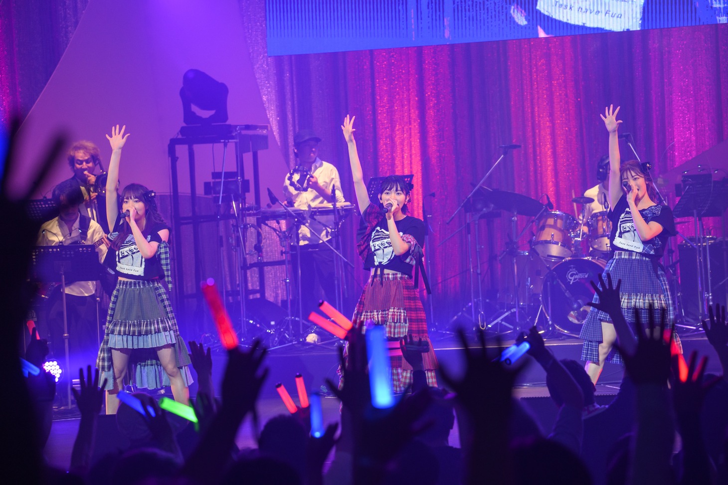 「結成6周年記念全国ツアー ～Taskあいにいきます。～」東京・中野サンプラザホール公演の様子。（撮影：林晋介）