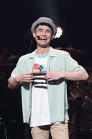 細根誠（Vo, Harp）（撮影：石塚康之）