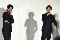 左からディーン・フジオカ、岩田剛典。