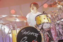 吉川美冴貴（Dr）（撮影：柴田恵理）