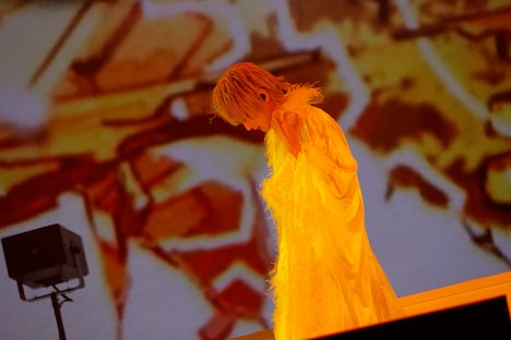 「ひきこもりでもLIVEがしたい！ ～すーぱーまふまふわーるど2022@東京ドーム～『表 / 裏』」の様子。