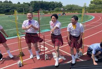 左から岡部大（ハナコ）、ミキ。(c)テレビ朝日