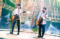 「サヨナラバス」を披露するゆず。（写真提供：NHK）