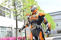 「Birth of Chimera」より、仮面ライダーキマイラ。(c)東映特撮ファンクラブ　(c)2021 石森プロ・テレビ朝日・ADK EM・東映