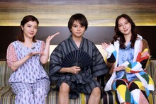 左から福田麻貴（3時のヒロイン）、佐藤勝利（Sexy Zone）、ファーストサマーウイカ。 (c)テレビ東京