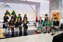 AKB48とDa-iCE。(c)日本テレビ