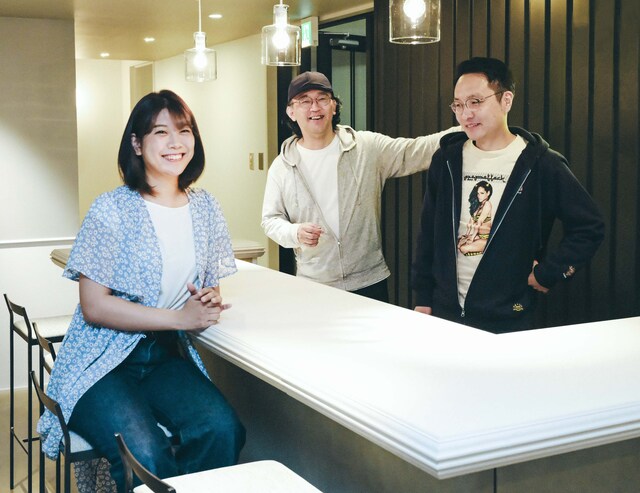 左から山崎あおい、佐々木敦、南波一海。