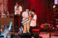 「情熱大陸」をセッションするkors k、H ZETT M、drm。（Photo by YUTA ITO）