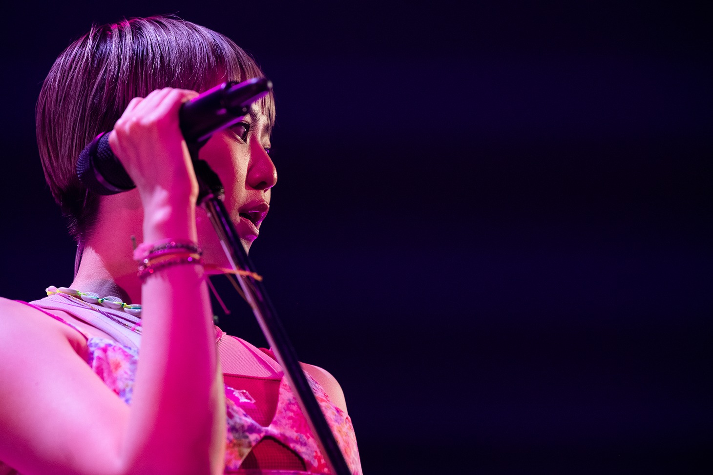 安本彩花