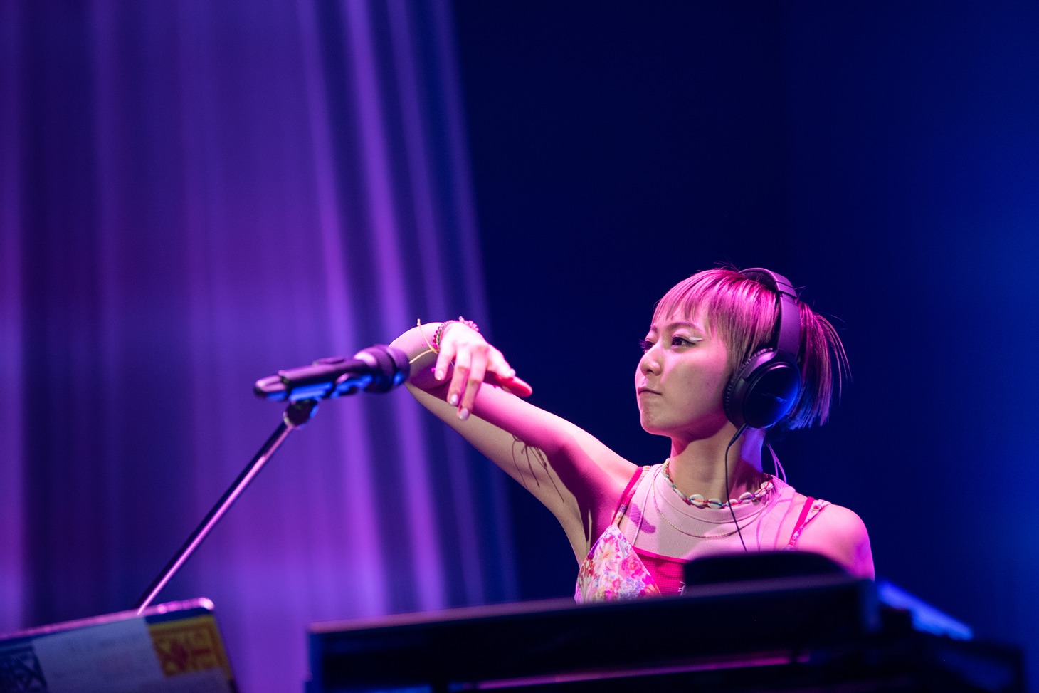 安本彩花