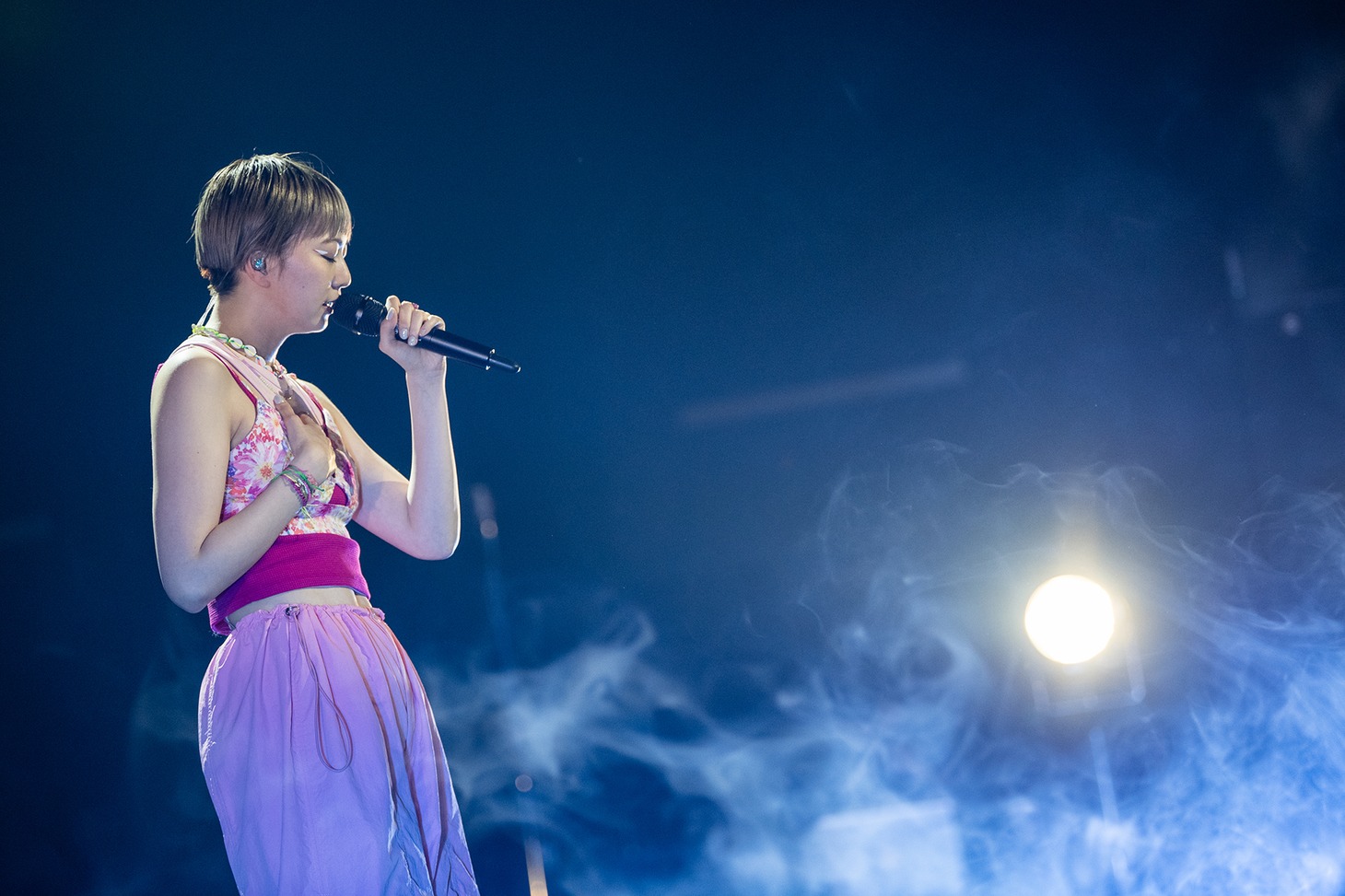 安本彩花