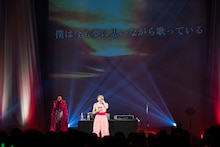 安本彩花生誕ソロライブ「歌って踊って歌謡show!!!安安」の様子。