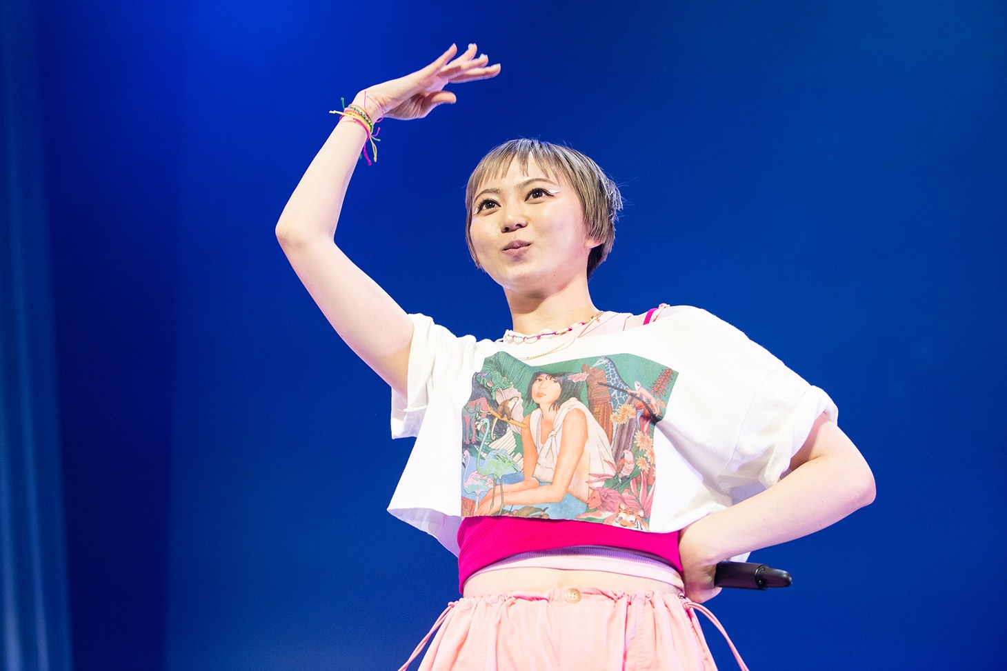 安本彩花