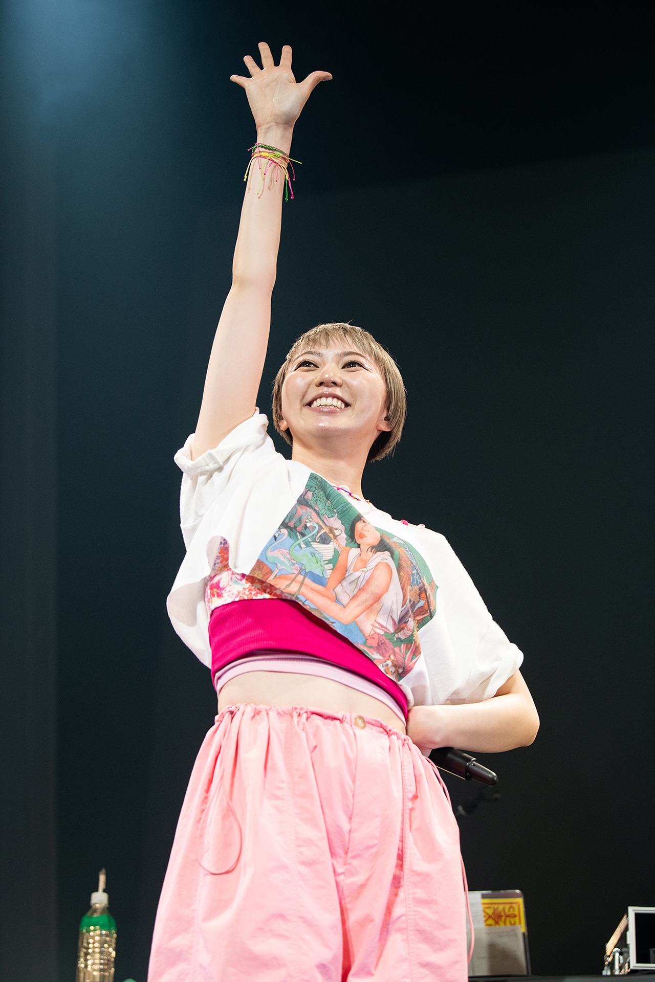 安本彩花