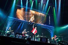 Novelbright「Novelbright LIVE tour 2022 Hope Assort tour～『路上ライブから武道館へ』的なよくある目標を実現させちゃうツアー～」東京・日本武道館公演の様子。（Photo by KEIKO TANABE）